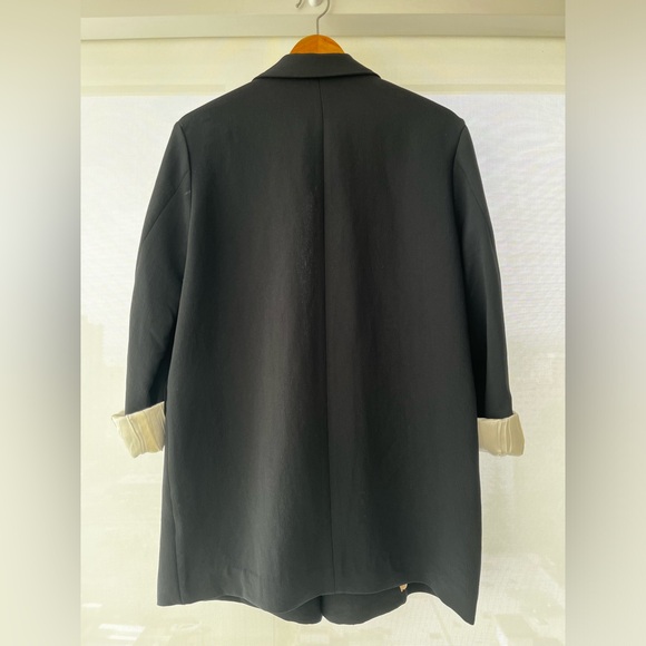 Oversized lightweight Wilfred (Aritzia) black blazer - Picture 2 of 14
